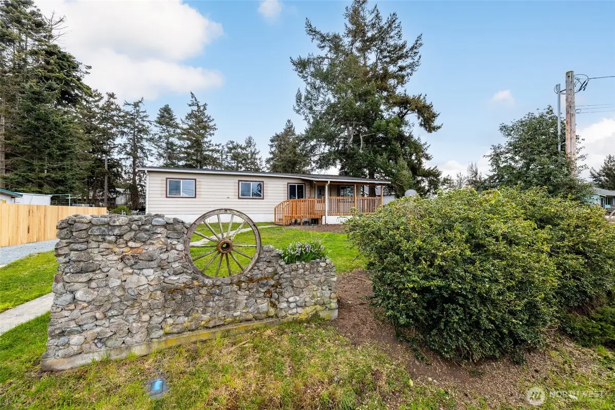 994 Diane Avenue, Oak Harbor, WA 98277 - #1