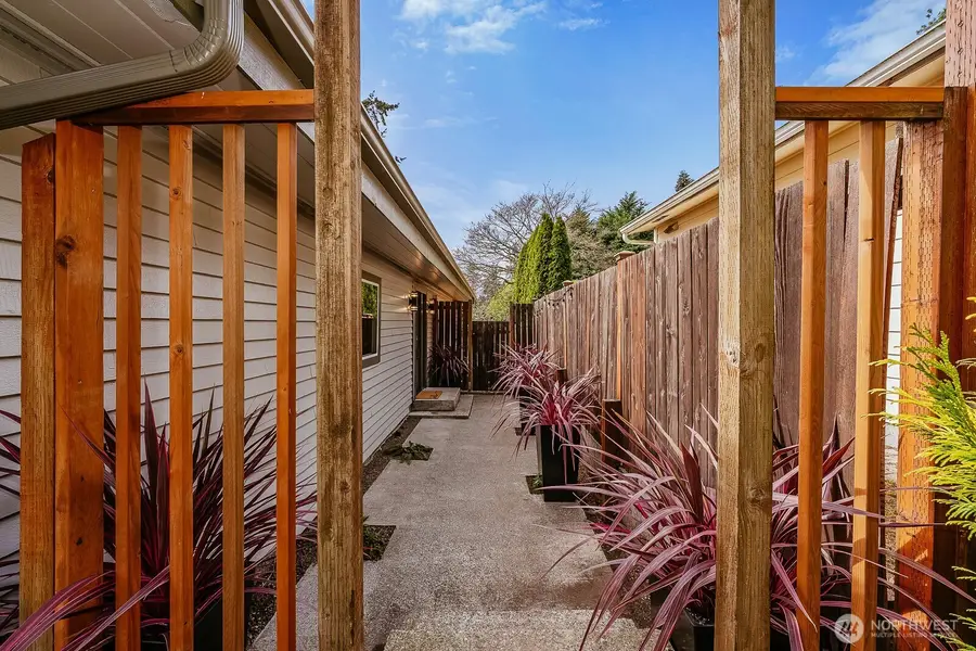 15863 15th Avenue Ne, Shoreline, WA 98155 - #2