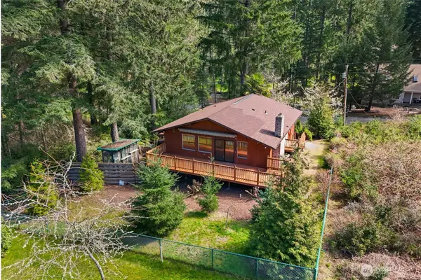 10706 Pioneer Drive, Anderson Island, WA 98303