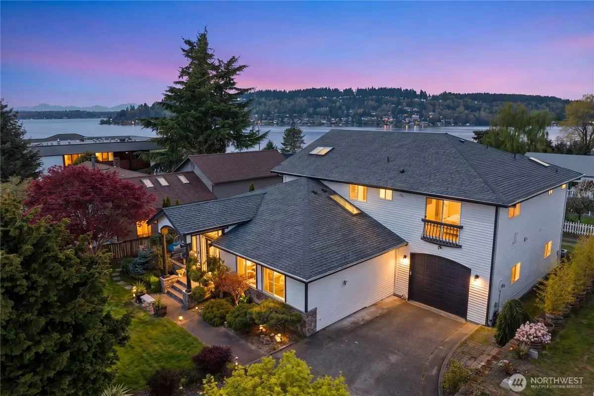 814 N 32nd Street, Renton, WA 98056 - #1