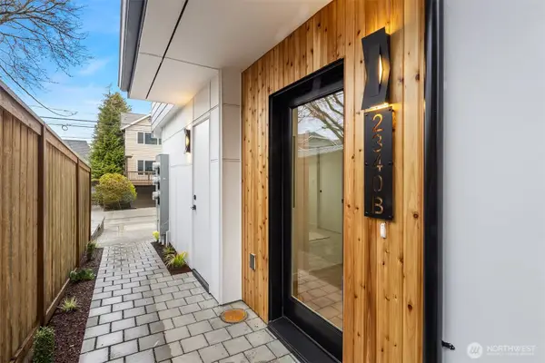 2340 N 64th Street #B, Seattle, WA 98103