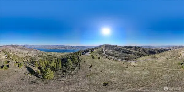 282 Hawks Ridge Road, Chelan, WA 98816