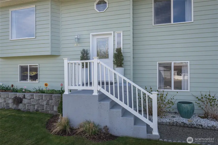 2837 Riviera Boulevard, Malaga, WA 98828 - #2