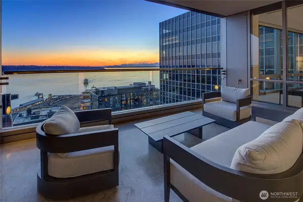 715 2nd Avenue Se #1702, Seattle, WA 98104