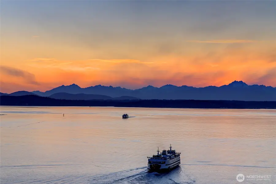 715 2nd Avenue Se #1702, Seattle, WA 98104 - #3