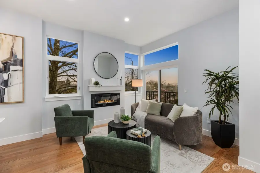 4559 34th Avenue S, Seattle, WA 98118 - #2