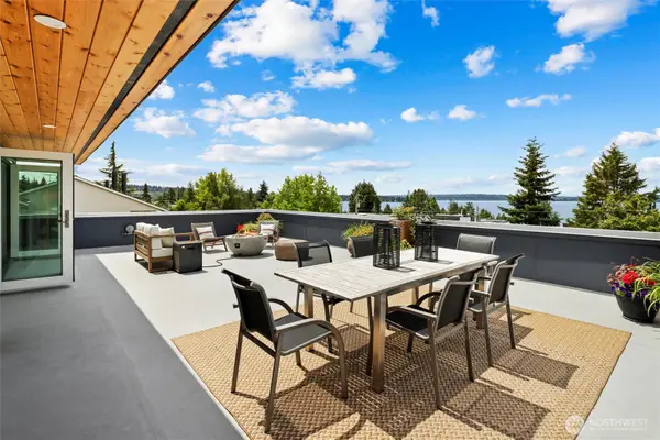 6304 Lakeview Drive, Kirkland, WA 98033