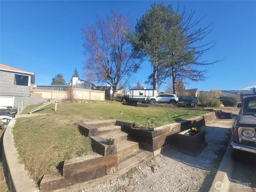 109 Antwine Avenue S, Tonasket, WA 98855 - #3