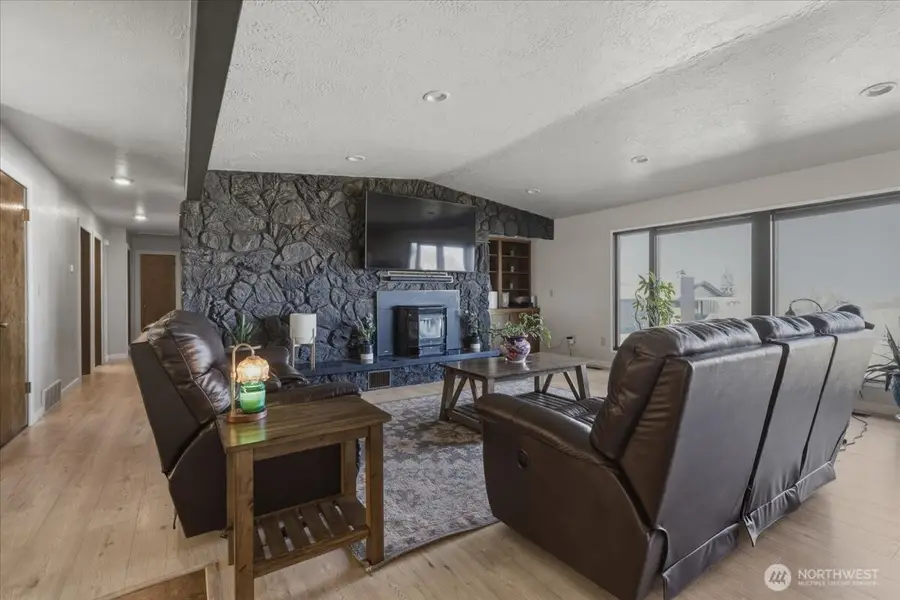 313 SE Trinity Avenue, Wilbur, WA 99185 - #3