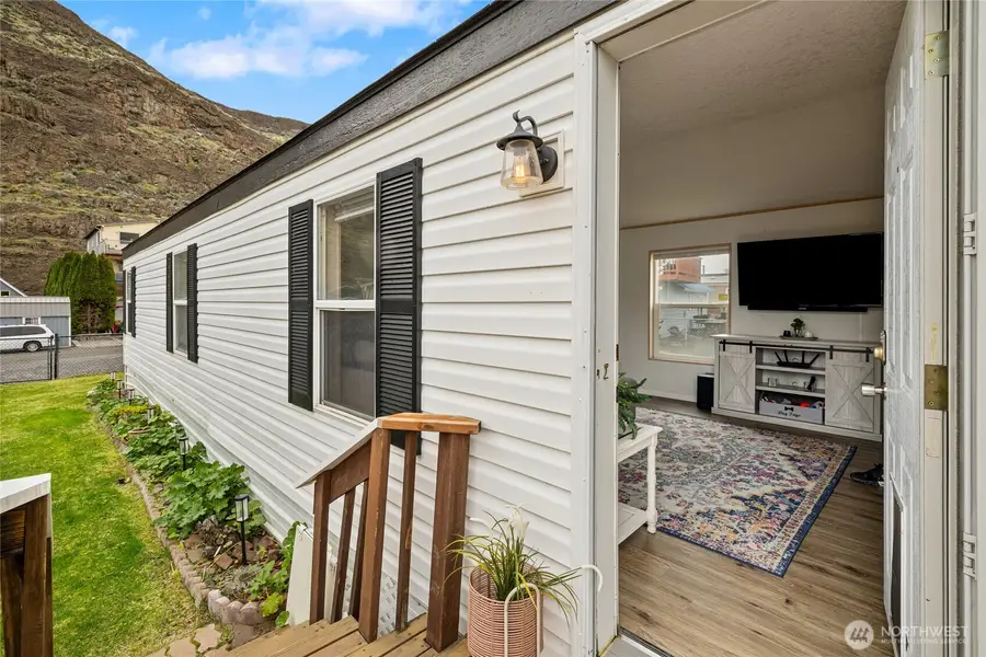 670 SW Section Avenue, Quincy, WA 98848 - #3