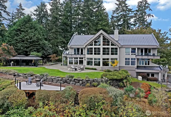 8045 Possession Road, Clinton, WA 98236
