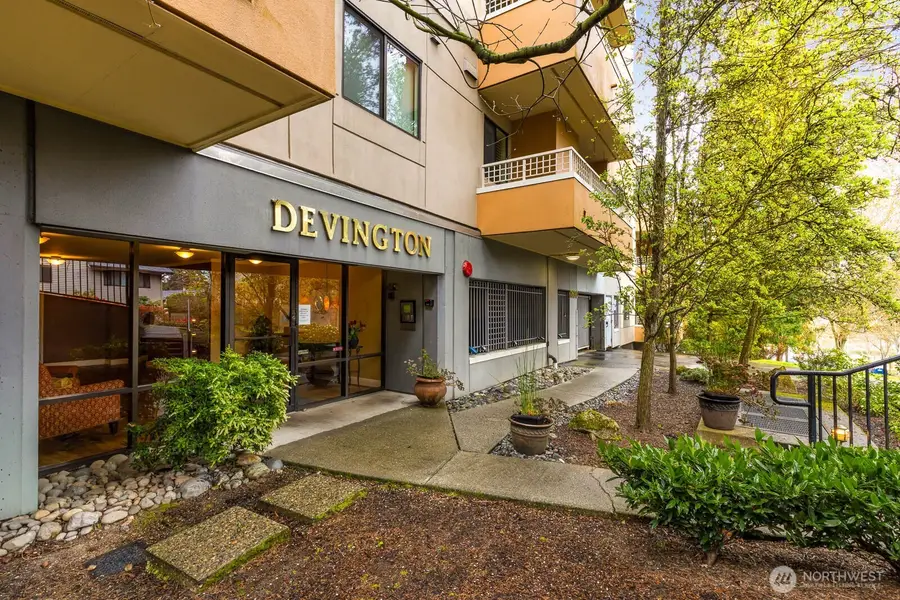 7600 Se 29th St #311, Mercer Island, WA 98040 - #2