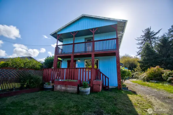 715 Copalis Beach Road, Copalis Beach, WA 98535