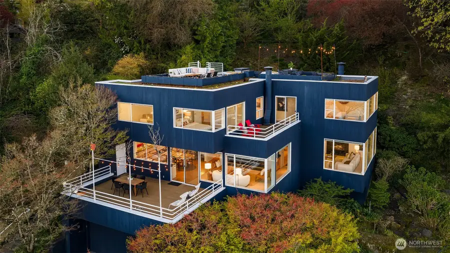 3903 48th Avenue S, Seattle, WA 98118 - #2