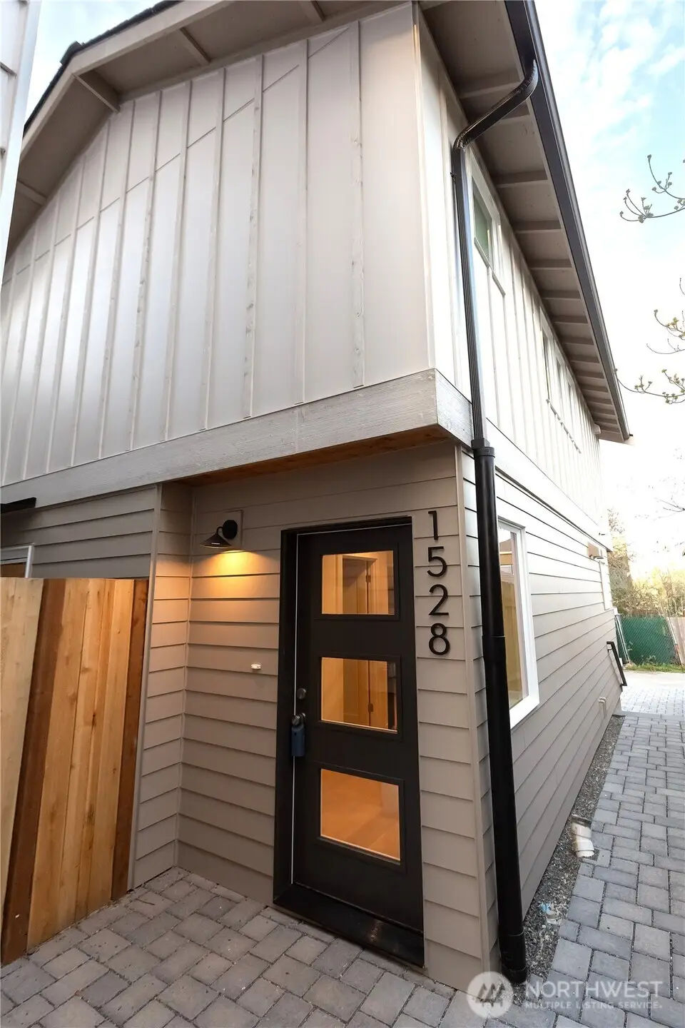 1528 25th Ave, Seattle, WA 98122 - #1