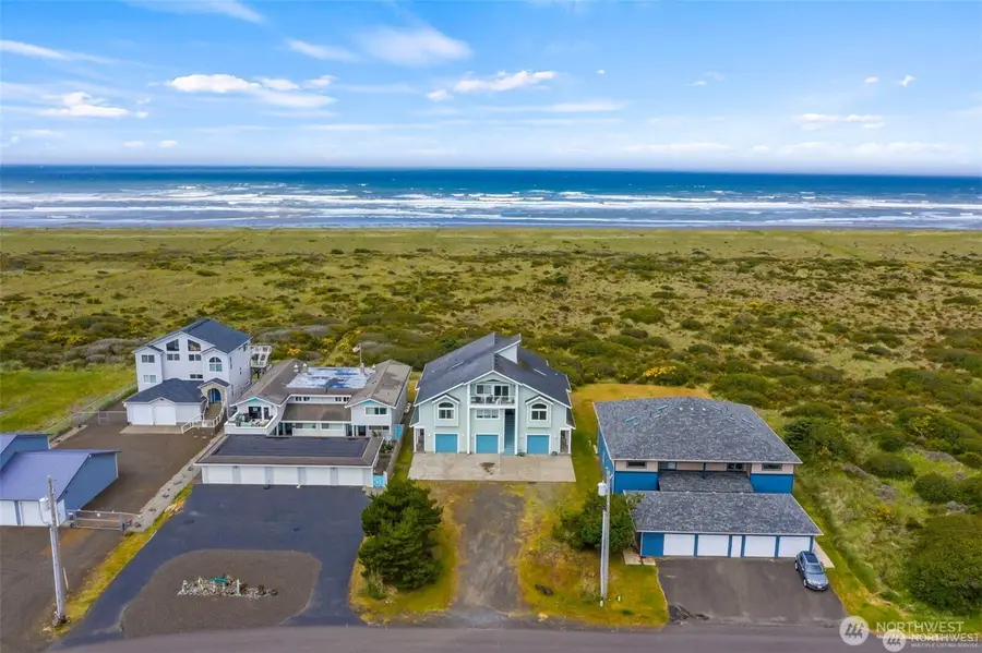 1029 S Sand Dune Avenue Sw, Ocean Shores, WA 98569 - #3