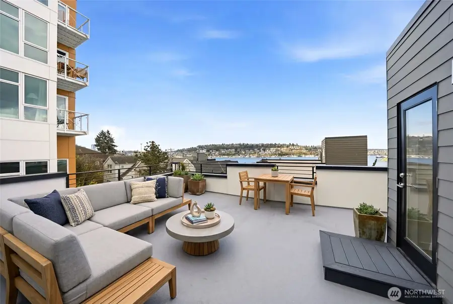 2512 Yale Avenue E #B, Seattle, WA 98102 - #3