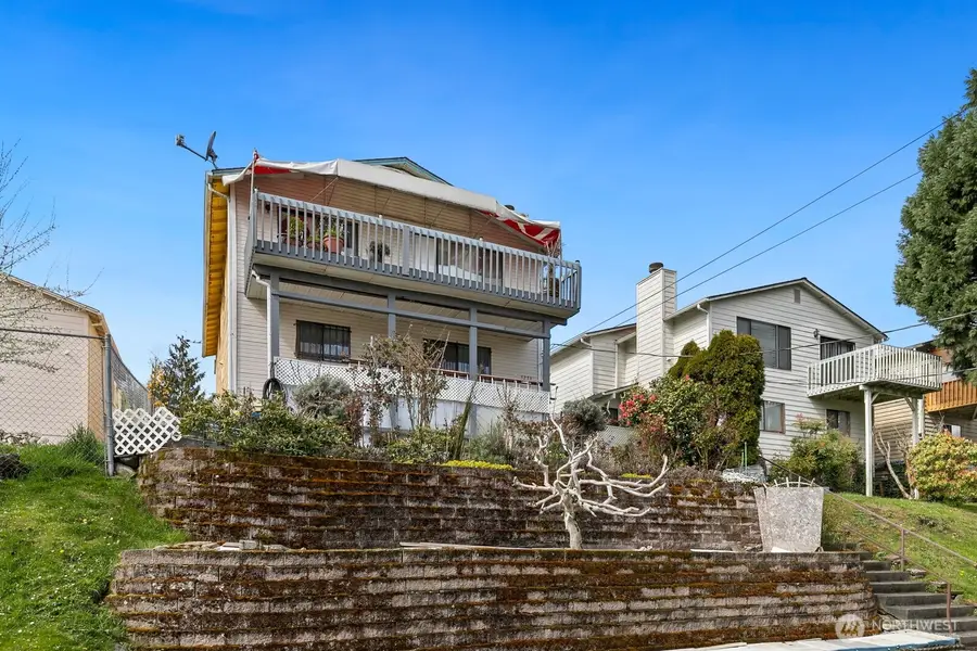 5233 33rd Avenue S, Seattle, WA 98118 - #2