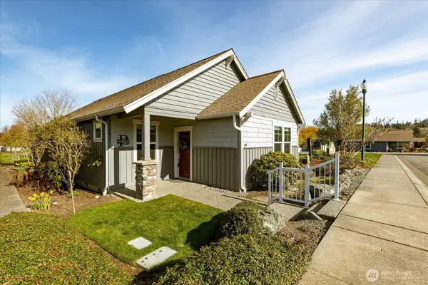 1611 SW Vanguard Street, Oak Harbor, WA 98277