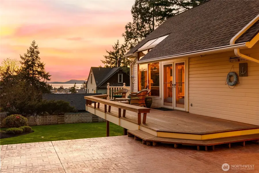 303 7th Street, Anacortes, WA 98221 - #3