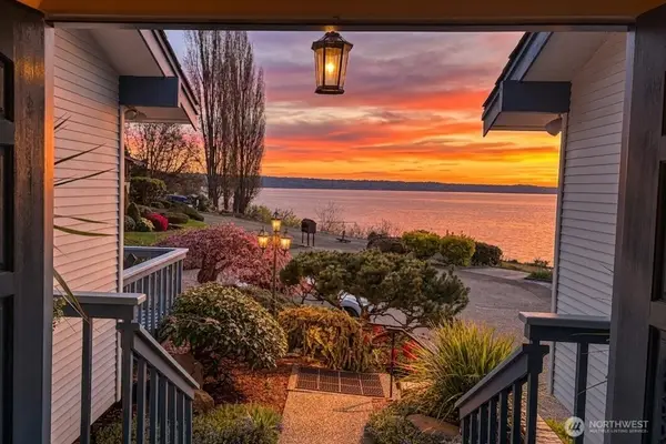 21550 1st Court S, Normandy Park, WA 98198