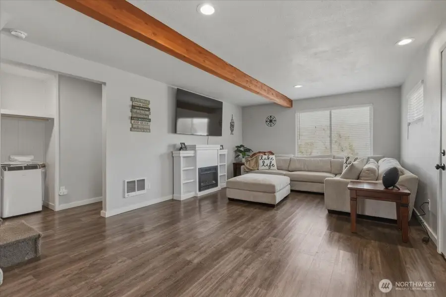 328 Sunny Drive, Electric City, WA 99123 - #2