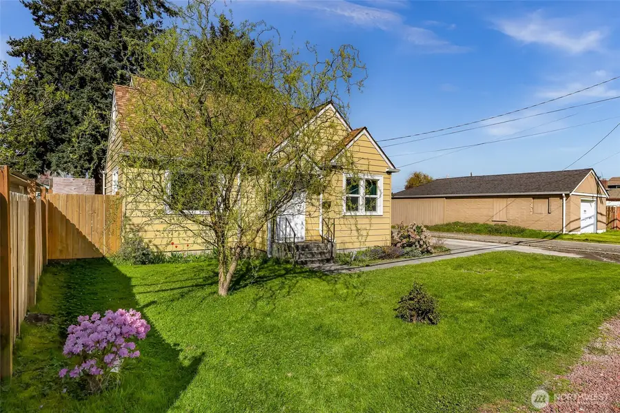 513 S Pine Street, Burlington, WA 98233 - #2