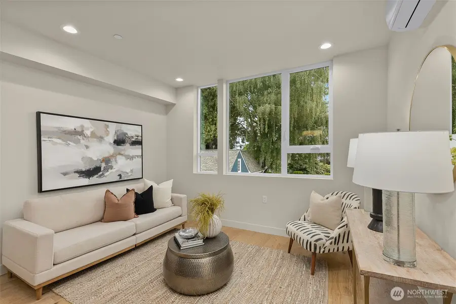 1110 34th Avenue, Seattle, WA 98122 - #3