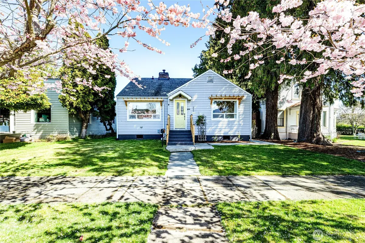 231 W Fourth Street, Port Angeles, WA 98362 - #1