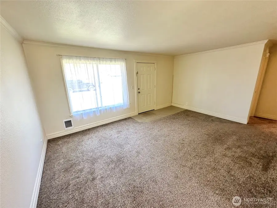 2410 Pacific Avenue, Hoquiam, WA 98550 - #3