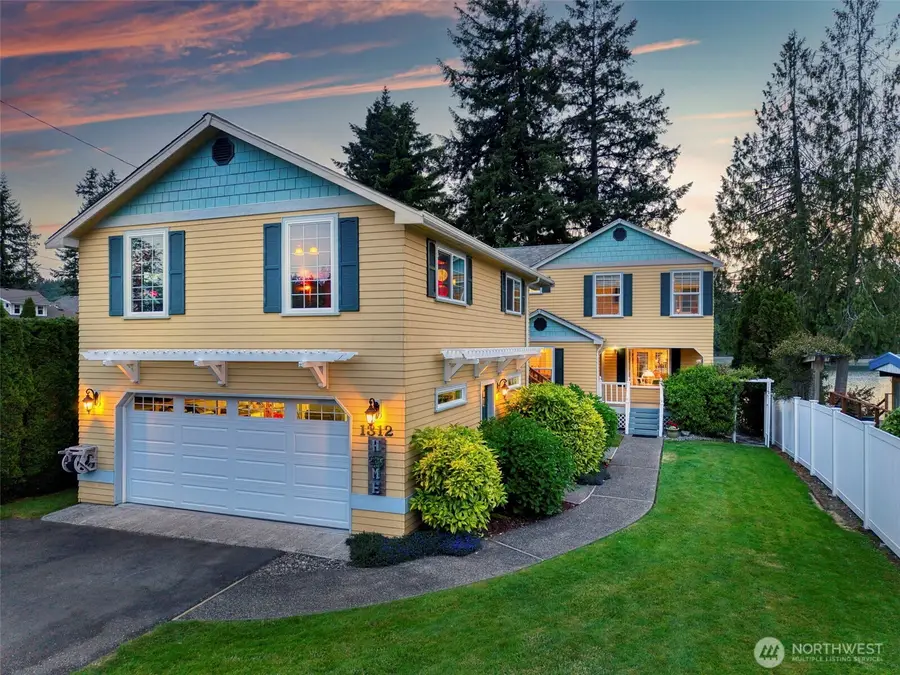 1312 NE South Petterson Road, Keyport, WA 98345 - #3