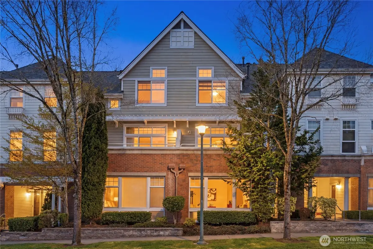 1439 Huckleberry Cir, Issaquah, WA 98029 - #1