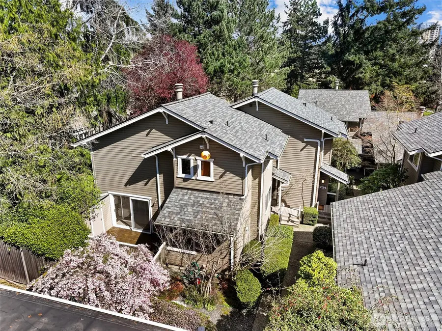 1230 101st Place Ne #1230, Bellevue, WA 98004 - #2