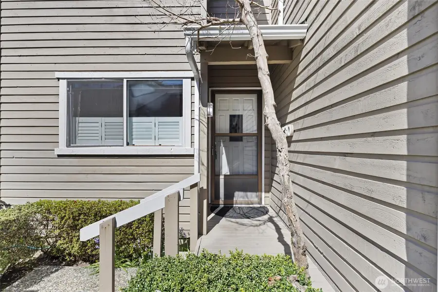 1230 101st Place Ne #1230, Bellevue, WA 98004 - #3