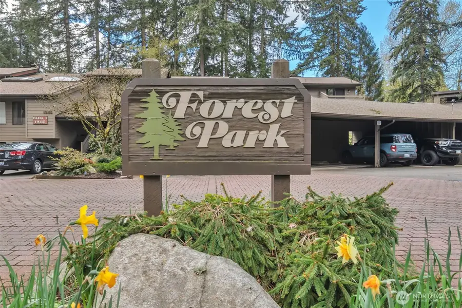 19115 Ballinger Way Ne #102, Lake Forest Park, WA 98155 - #3