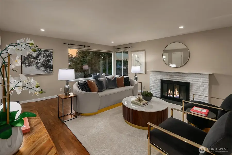 5202 38th Avenue Sw, Seattle, WA 98126 - #3