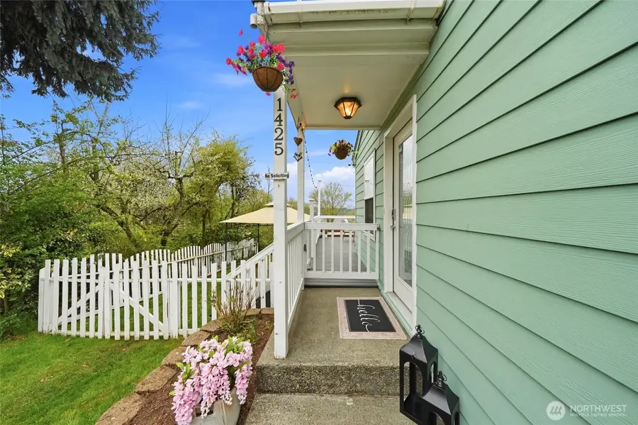 1425 Jones Avenue Ne, Renton, WA 98056 - #3