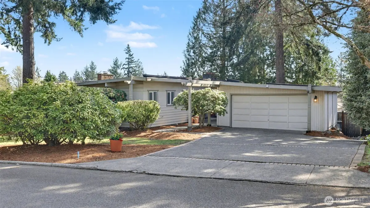 912 168th Place Ne, Bellevue, WA 98008 - #1