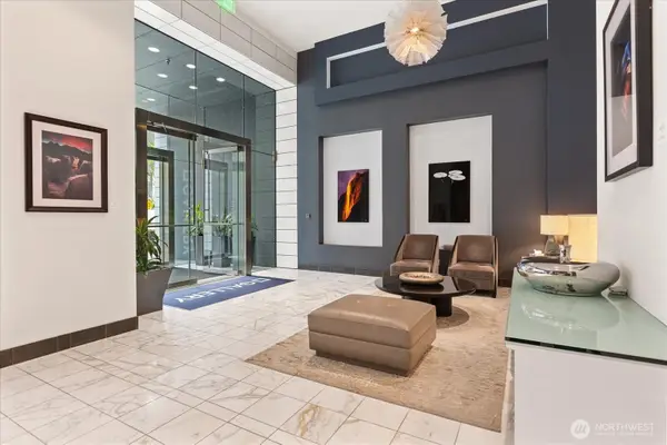 2911 2nd Avenue #404, Seattle, WA 98121