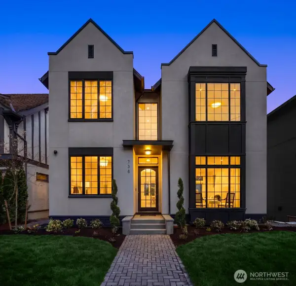 738 22nd Avenue E, Seattle, WA 98112