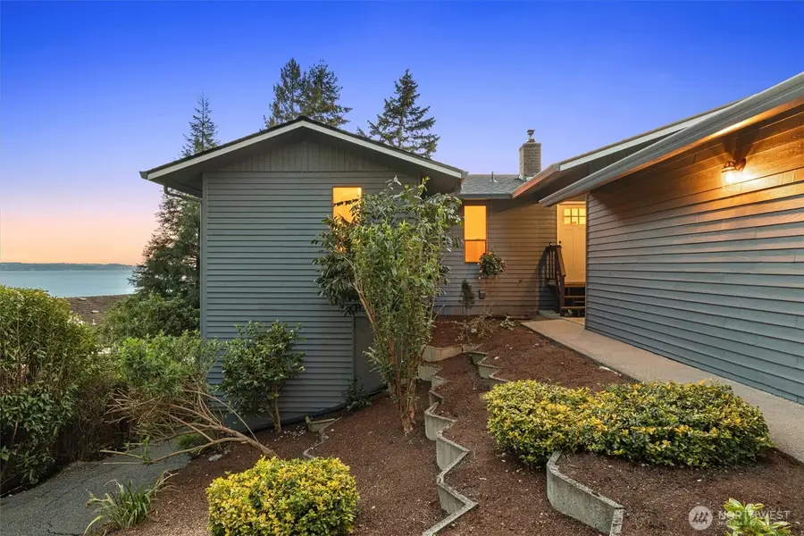 115 S 214th Street, Normandy Park, WA 98198 - #3