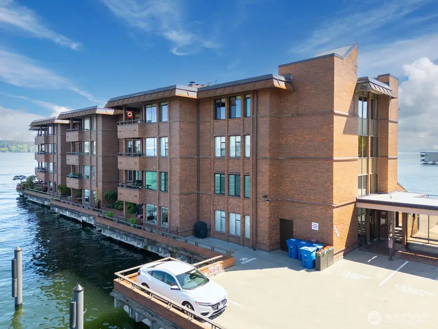 2330 43rd Avenue E #403B, Seattle, WA 98112 - #3