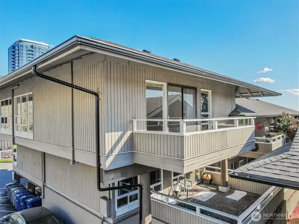 952 100th Avenue Ne #236, Bellevue, WA 98004