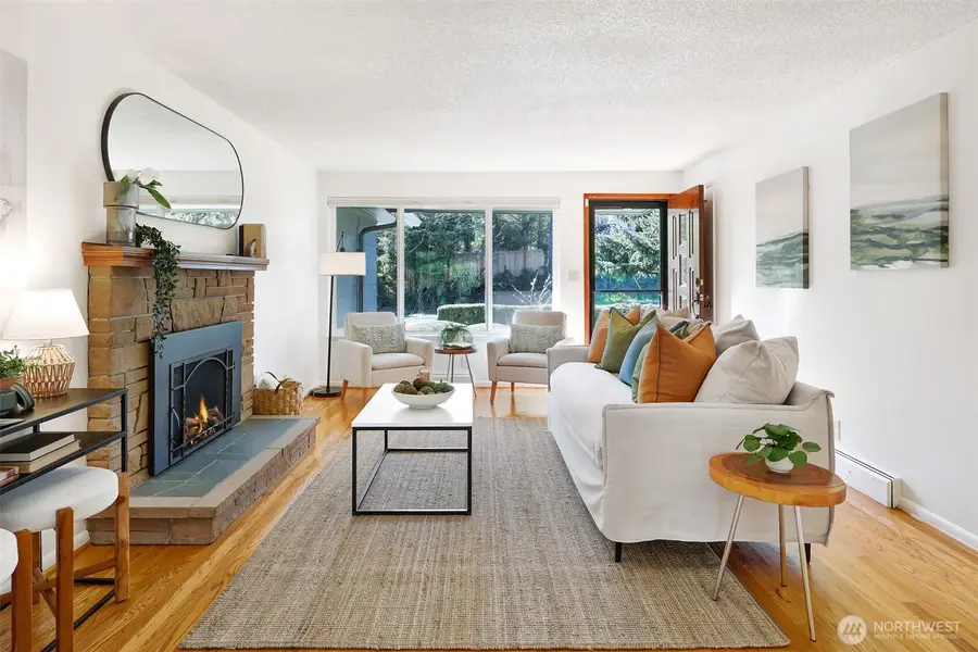 10618 35th Avenue Sw, Seattle, WA 98146 - #2