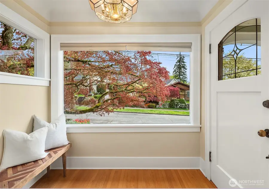 6813 17th Avenue Ne, Seattle, WA 98115 - #2