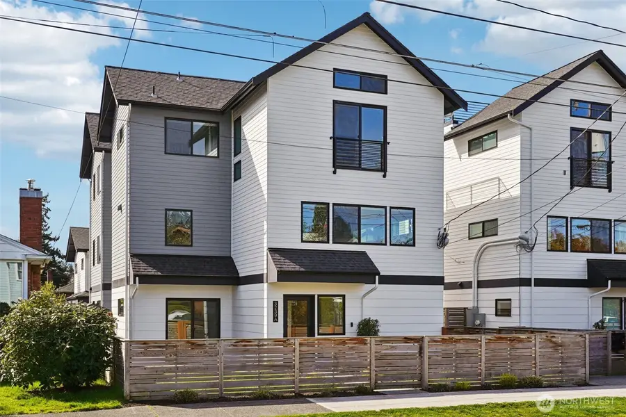 3239 61st Avenue Sw, Seattle, WA 98116 - #2