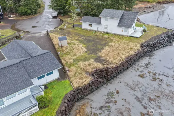 742 Penninsula Court Se, Ocean Shores, WA 98569