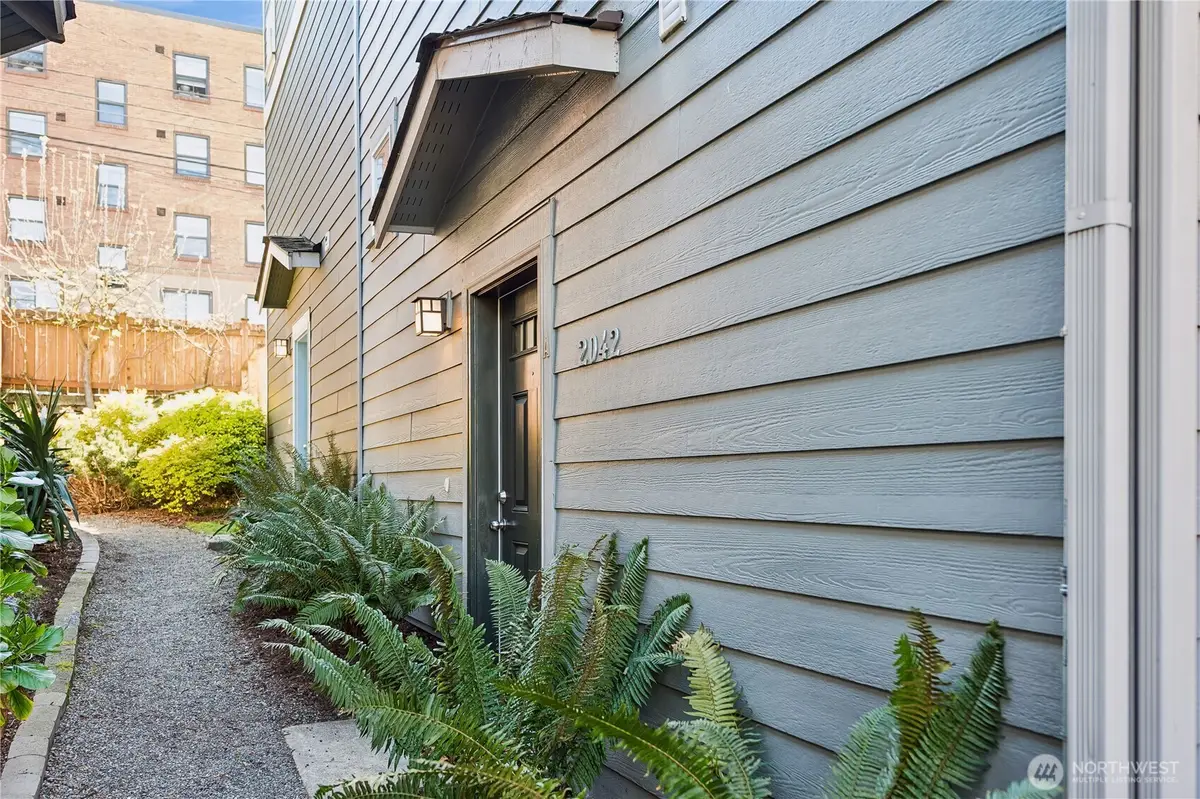 2042 Franklin Avenue E #A, Seattle, WA 98102 - #1