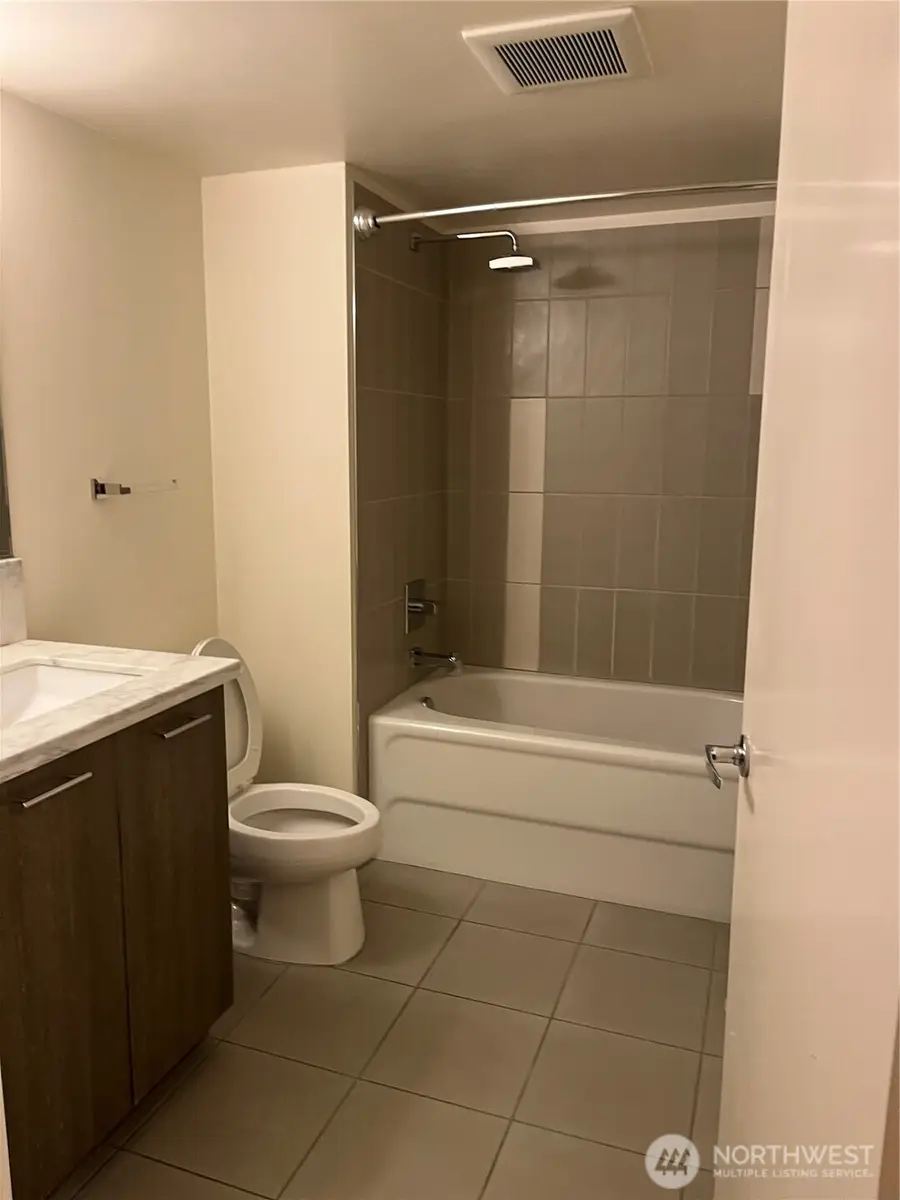 2911 2nd Avenue #324, Seattle, WA 98121 - #3