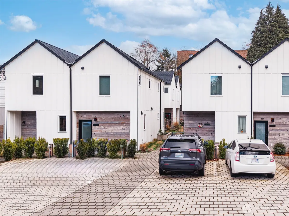 10350 Wallingford Avenue N #B, Seattle, WA 98133 - #1